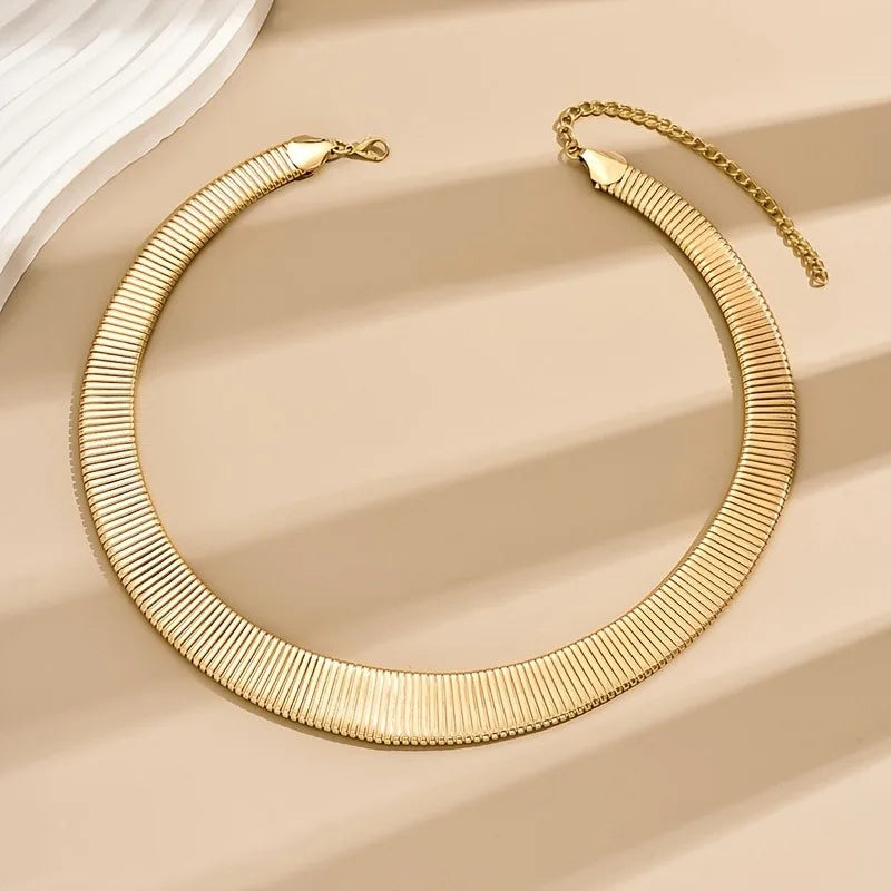 European and American Fashion Wide Face Geometric Necklace, Women's Exaggerated Personalized Design Holiday Party Accessories