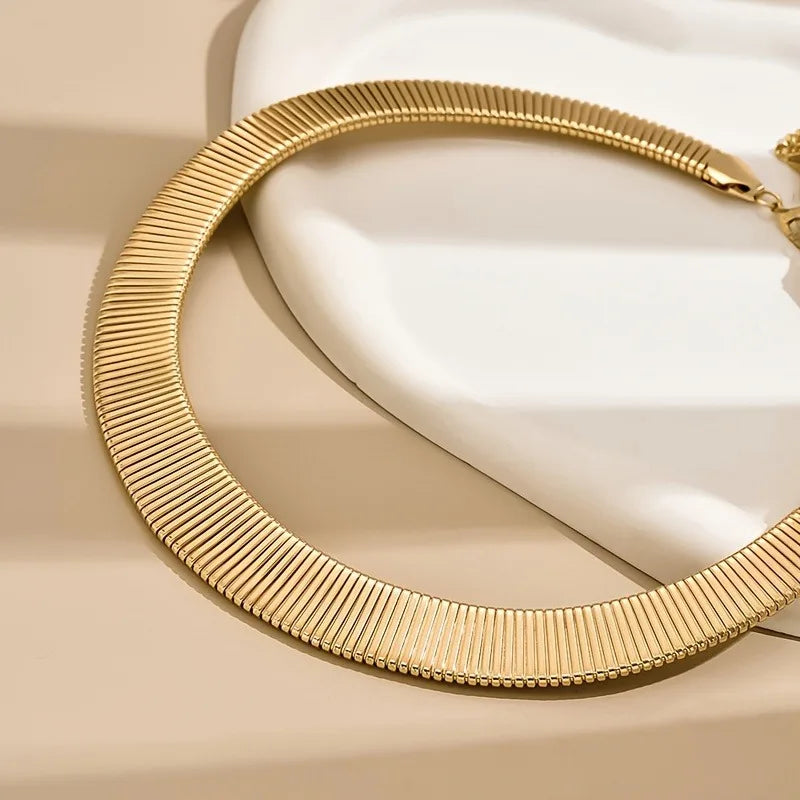 European and American Fashion Wide Face Geometric Necklace, Women's Exaggerated Personalized Design Holiday Party Accessories